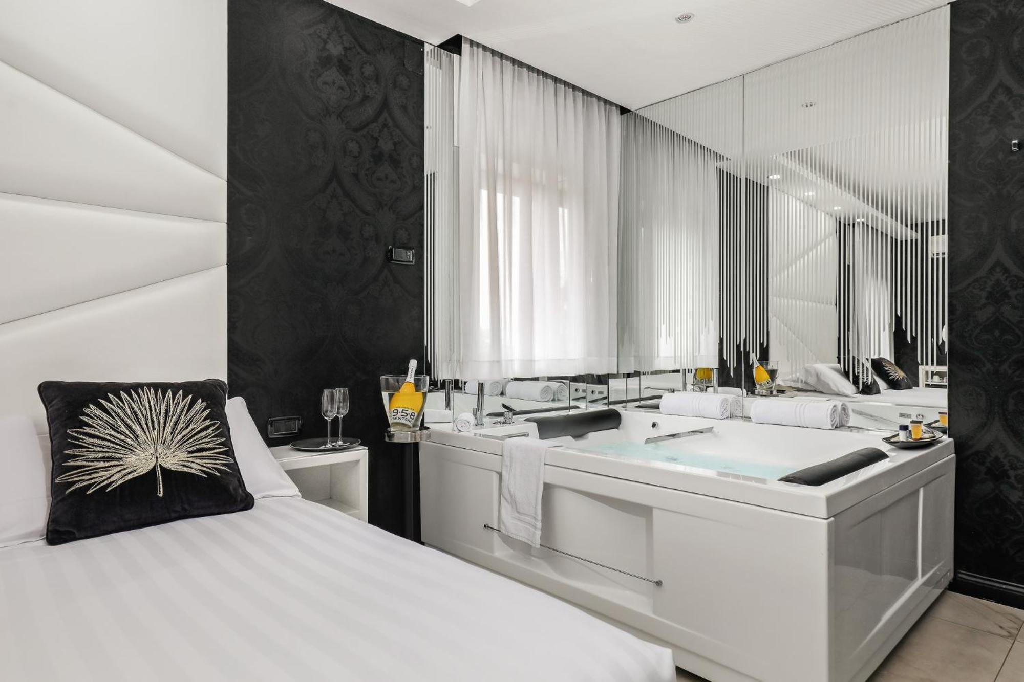 Reggia Suite Spa Hotel Caserta Eksteriør billede